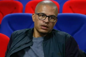 Alex’ten sevenlerini üzen karar