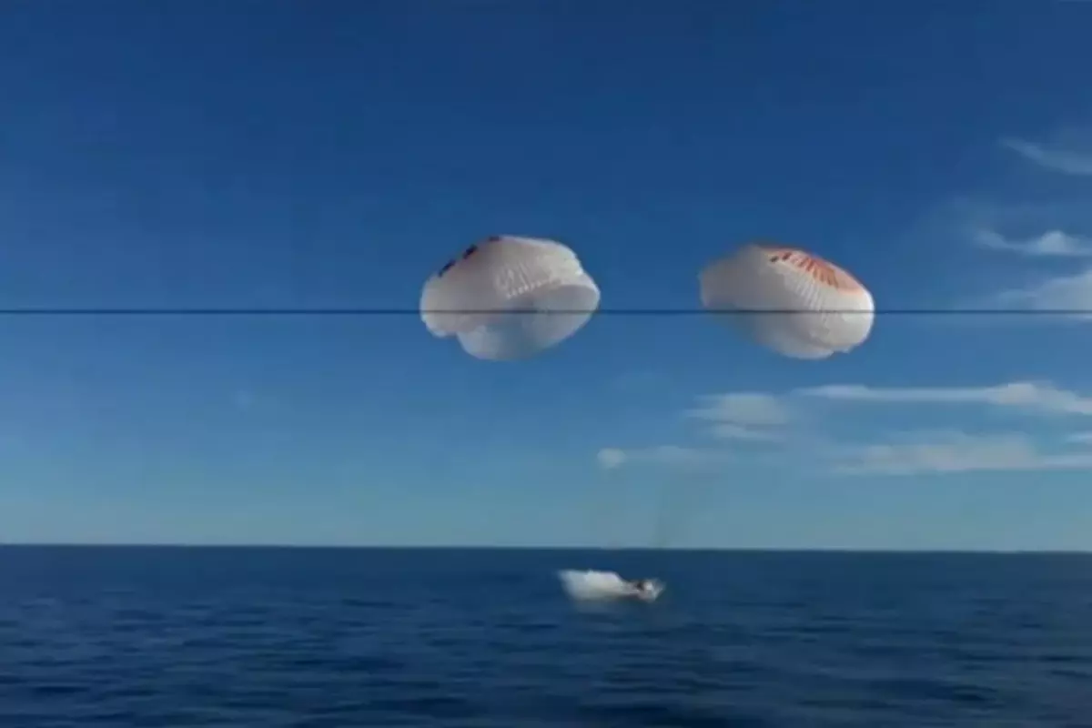 Uzayda mahsur kalan astronotlar dünyaya döndü!