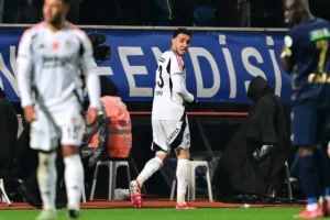 Süper Lig devine yıldız futbolcudan kötü haber