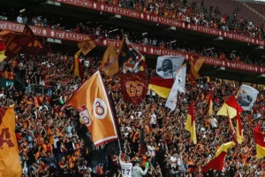 Galatasaraylıların gitti diye sevindiği futbolcu geri dönüyor